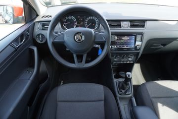 Skoda Rapid - 10