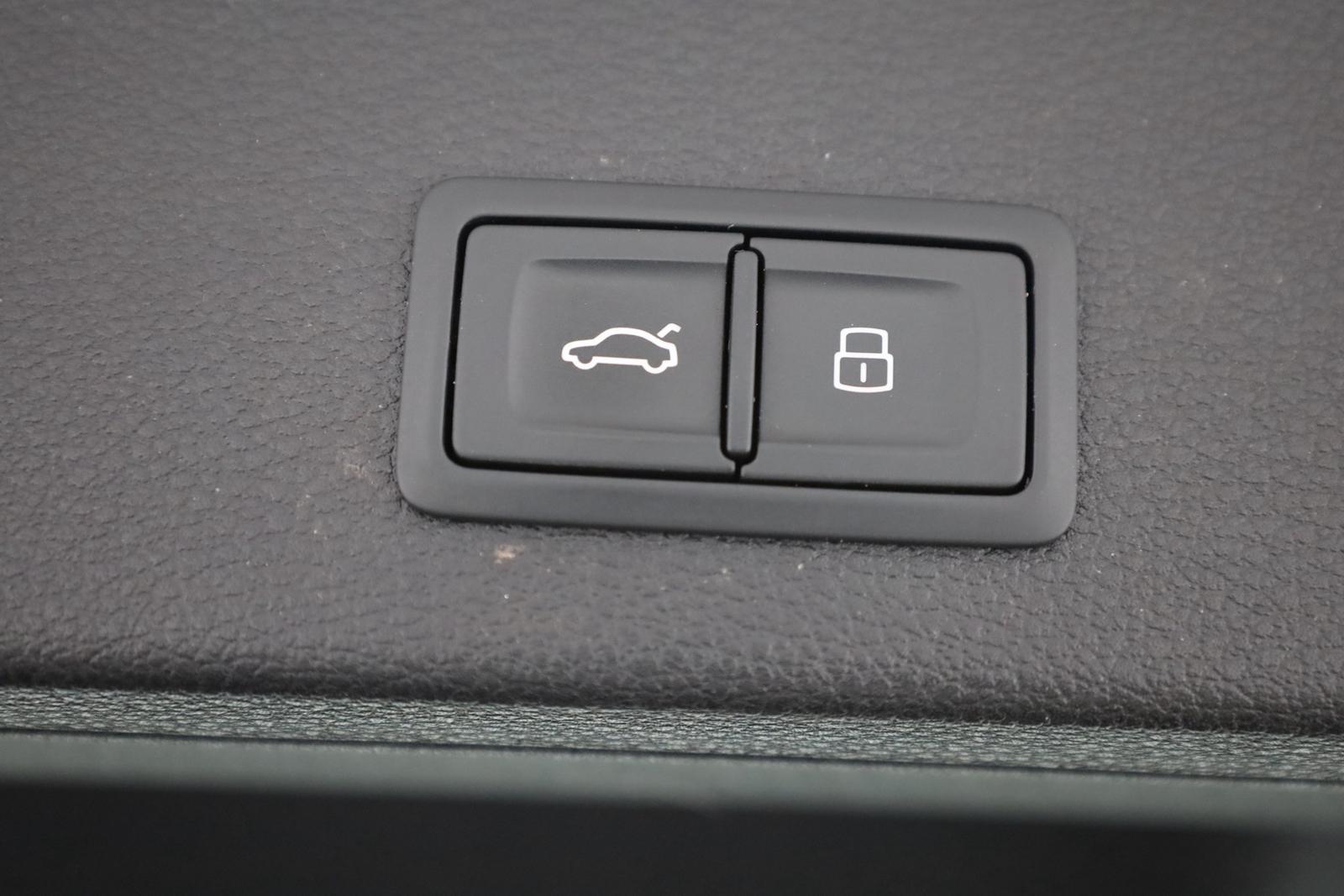 Audi Q2 30 TFSI Sport Navi Sitzheizung AHK