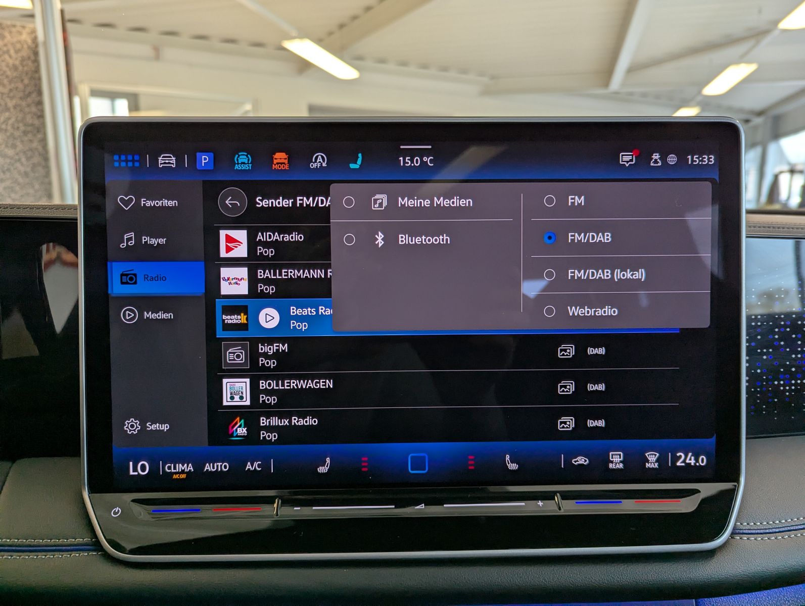 Fahrzeugabbildung Volkswagen Tiguan 2.0TDI R-Line 4M Pano Black Matrix AHK 20