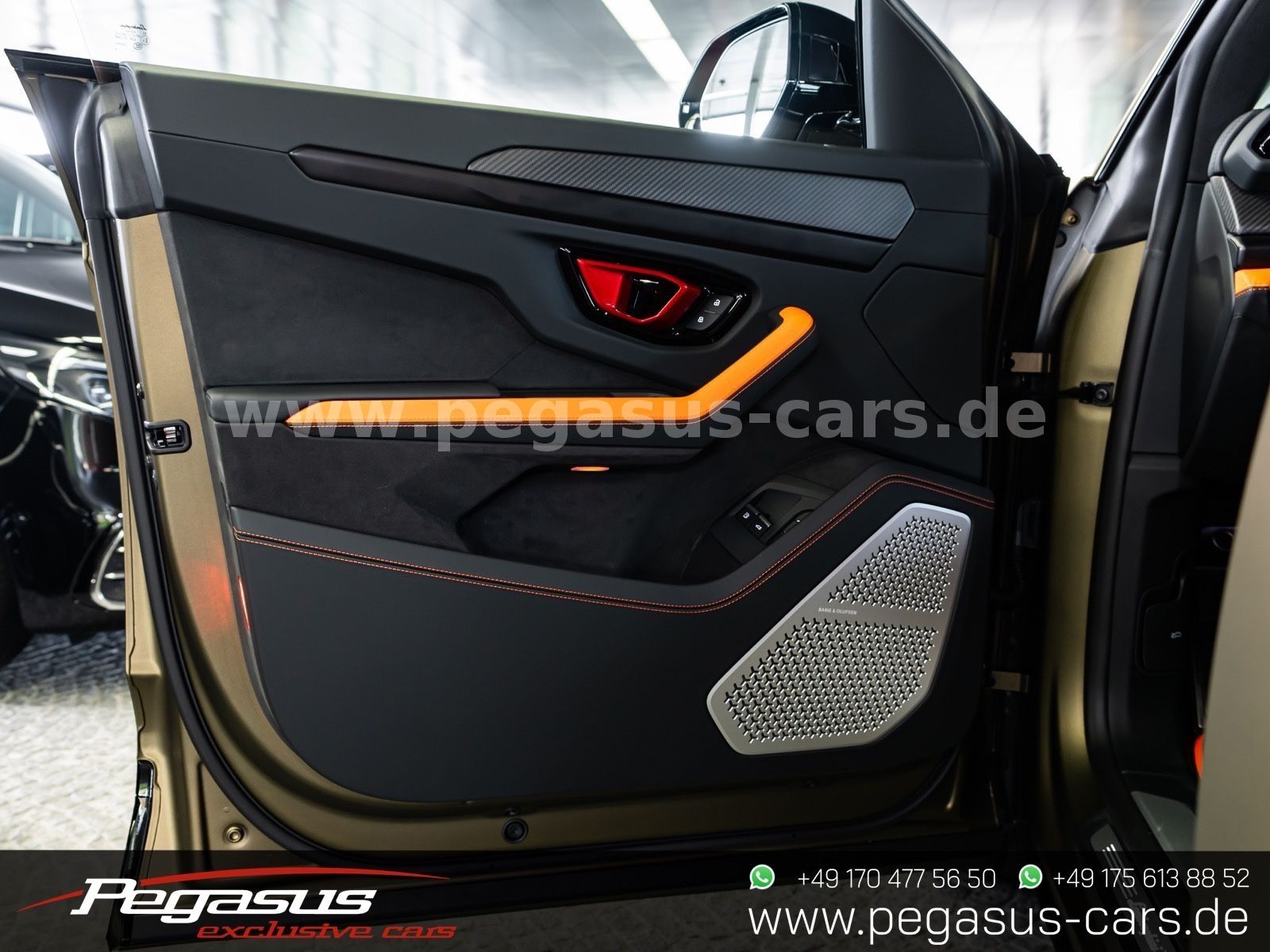 LAMBORGHINI Urus - 32