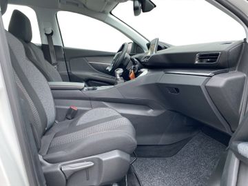 Peugeot 3008 1.2 PureTech 130 Active AHK+Kam.+Navi+SHZ