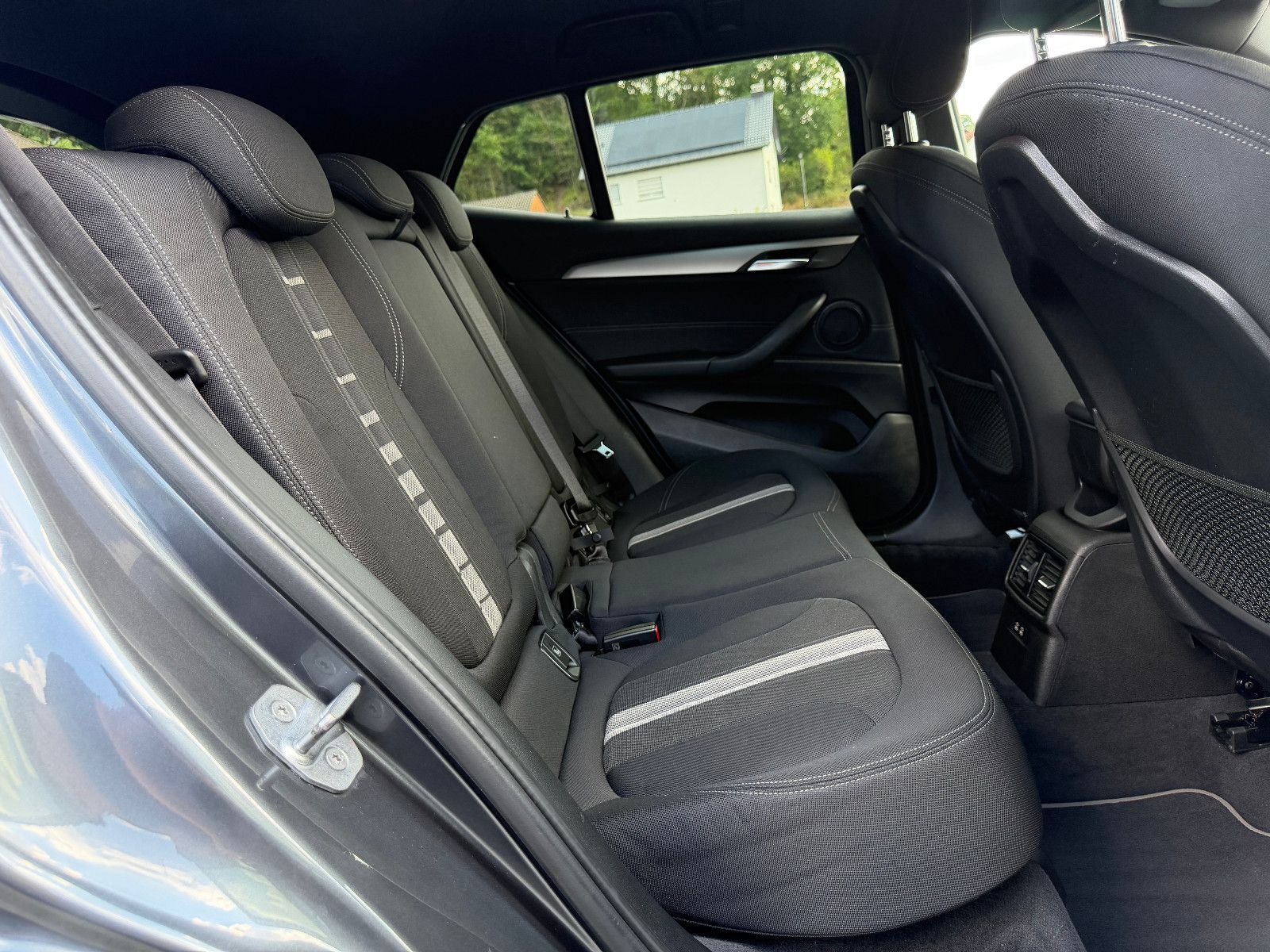 BMW X2 20 d xDrive  AHK/LED/NAVI – Foto 11