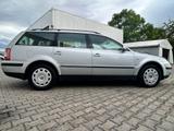 Volkswagen Passat Variant 2.HD|KLIMAAUTO|AHK|SHZ|TEMPOMAT - gebrauchte VW Passat Variant aus dem Jahr 2003