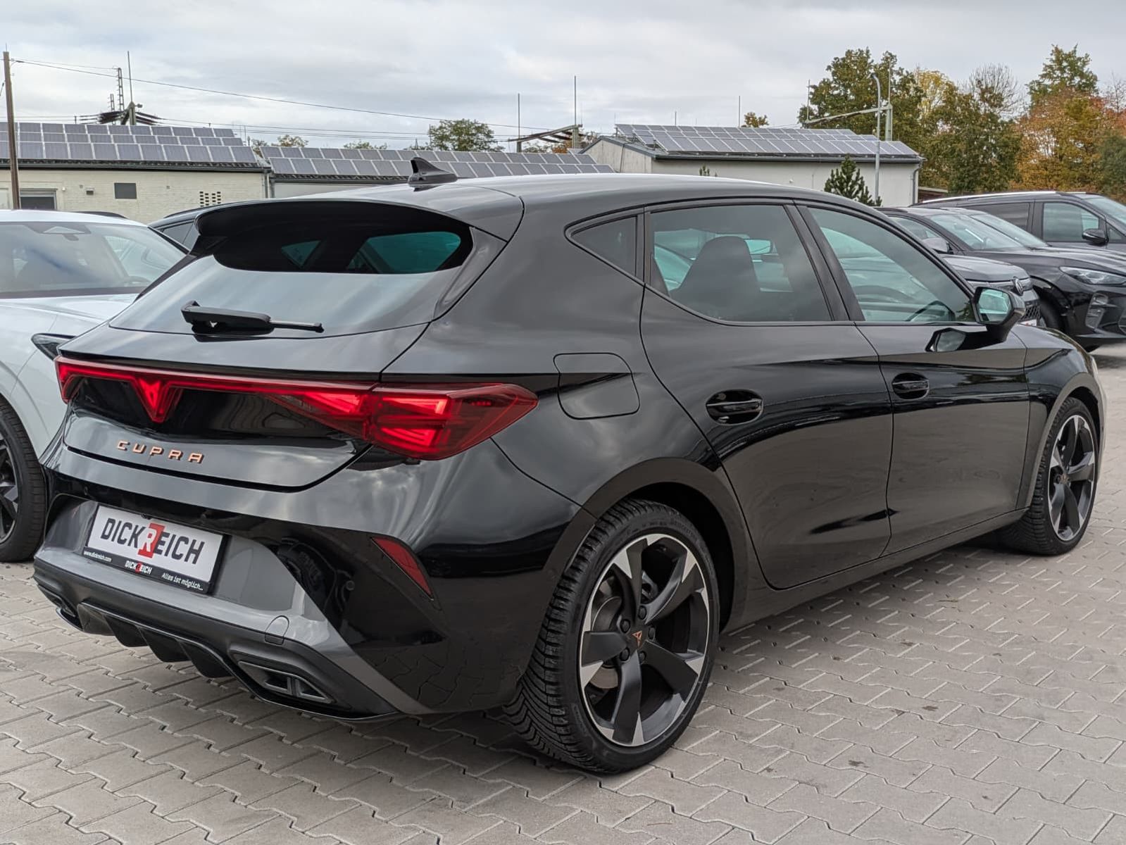 Fahrzeugabbildung CUPRA Leon 2.0 TDI MATRIX*Dinamica*Sennheiser*Int.DRIV