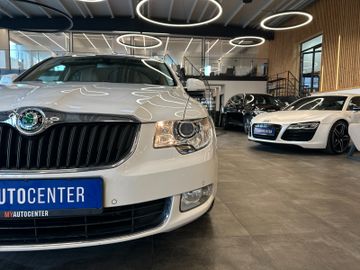 Skoda Superb Combi Elegance *1. Hand*Xenon*Klima*Navi*