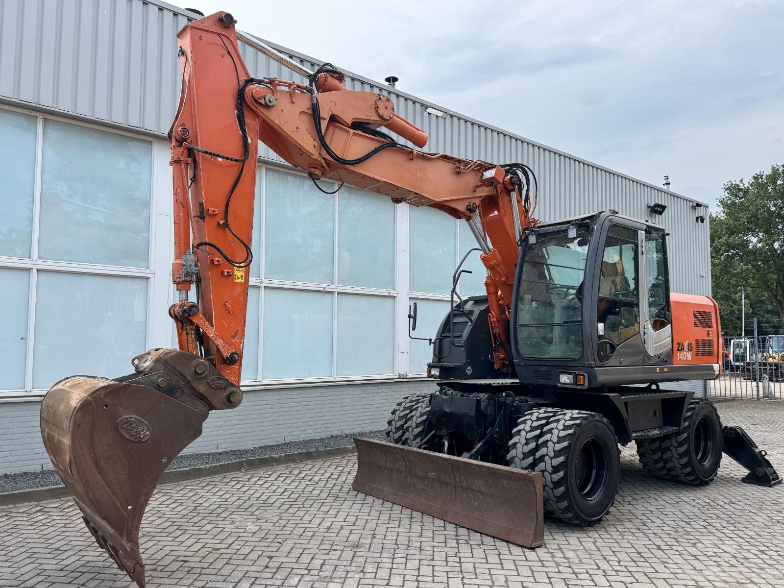 Hitachi ZX140W-3