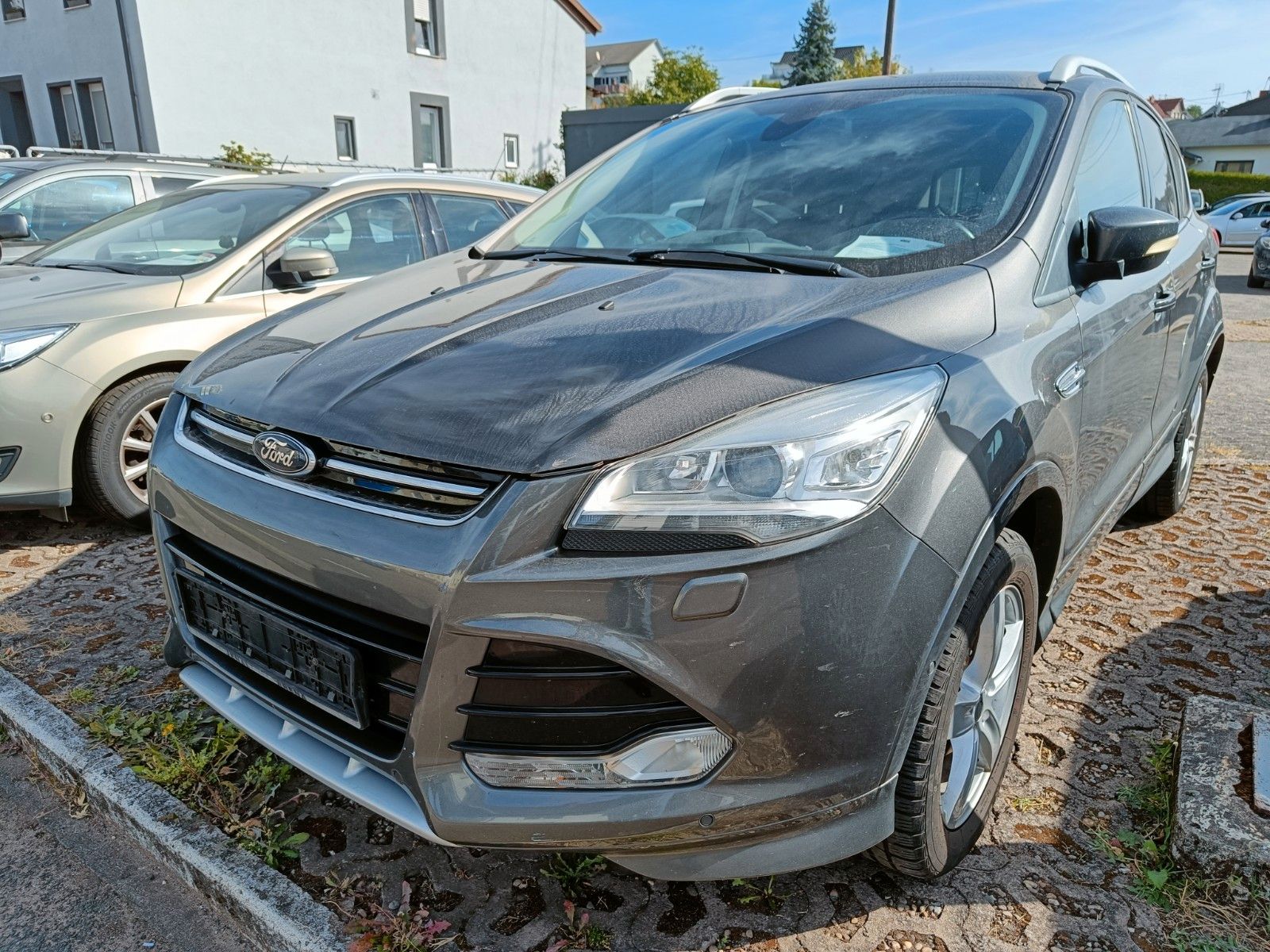 Ford Kuga - 1