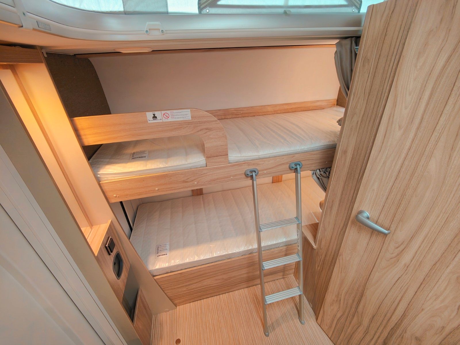 Fahrzeugabbildung HYMER / ERIBA / HYMERCAR Feeling 515 Elegance - SPRING SALE -