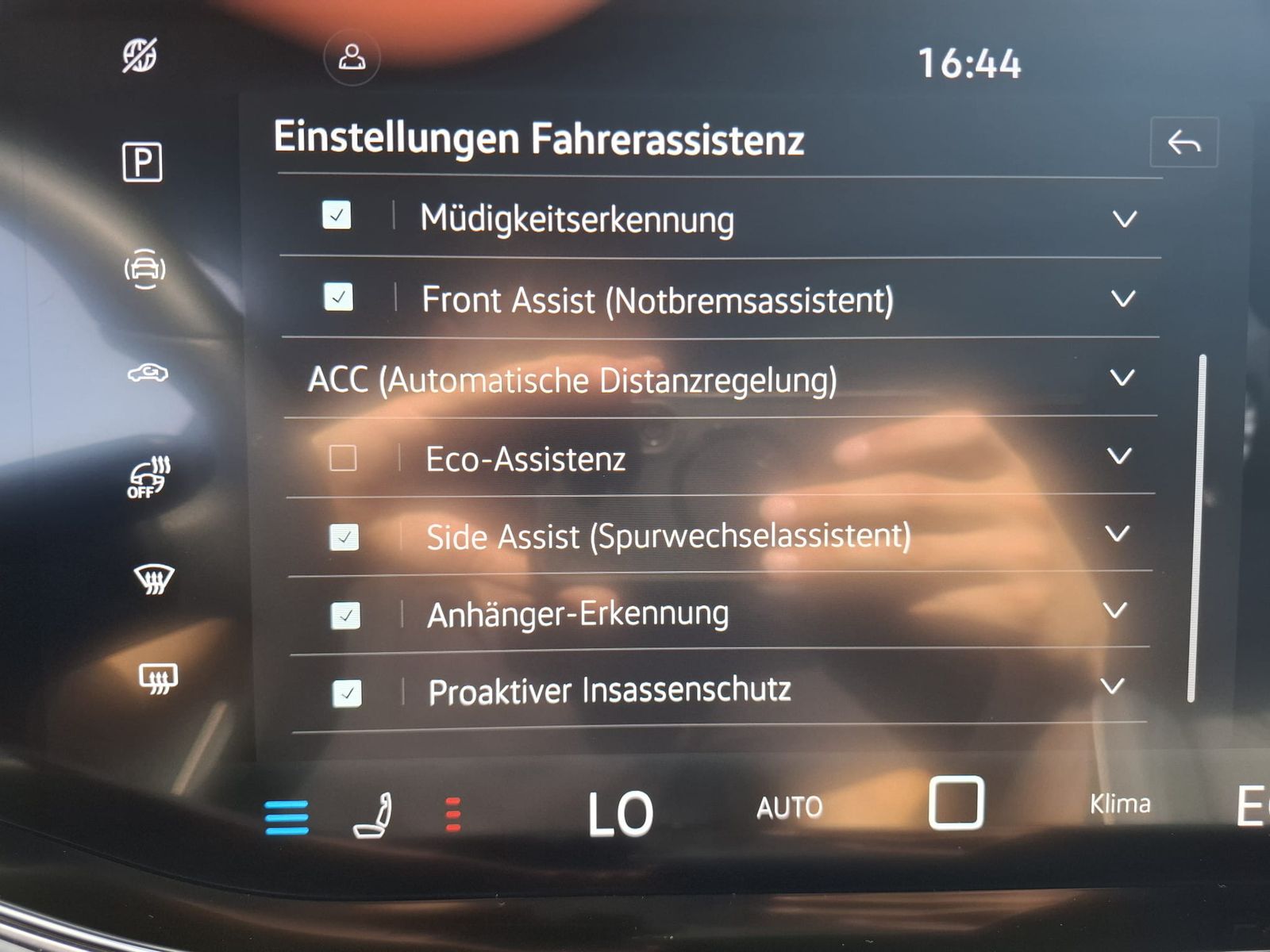 Fahrzeugabbildung Volkswagen Touareg 3.0TDI 4M R-Line VOLL Black 22" UPE 114T