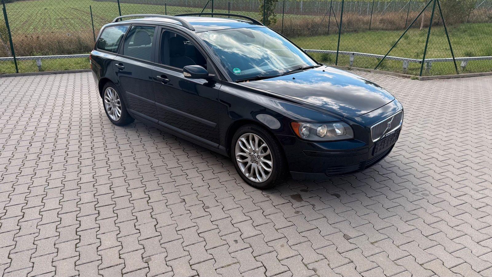 Volvo V50 2005 — rear view