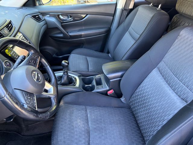 Fahrzeugabbildung Nissan X-Trail+AHK+Panorama+Navi+Kamera+PDC+SHZ+