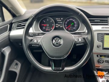 Volkswagen Passat - 12