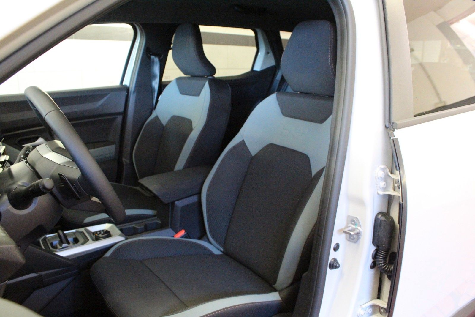 Fahrzeugabbildung Dacia Duster hybrid-G 150 4x4 Extreme MY26