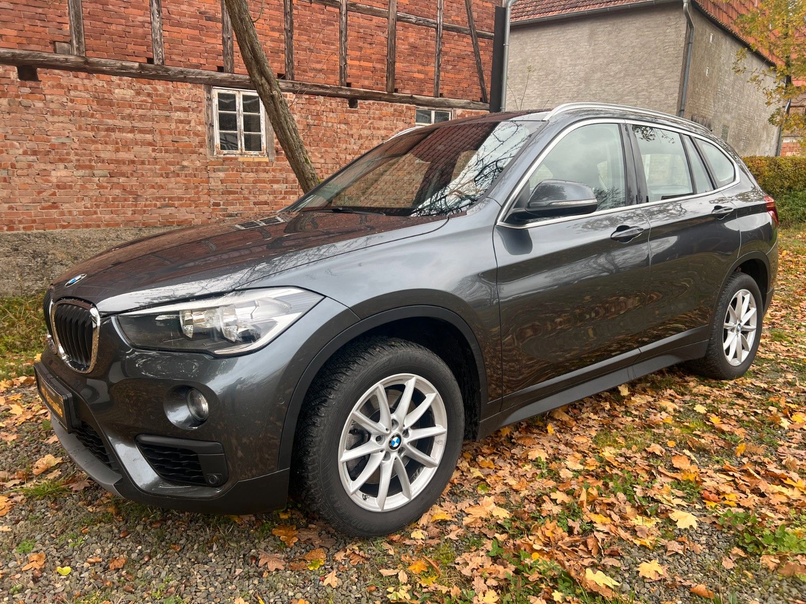 BMW X1 xDrive 20 d Advantage AHK*LEDER*4x4*8FACH*CAM