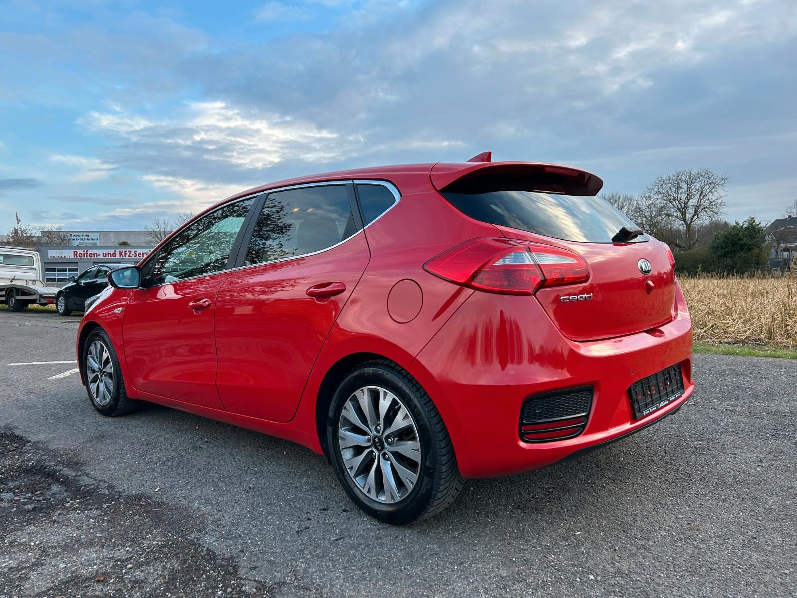 Kia Ceed 1.4 DreamTeam Winter Paket Navi Klimaauto.