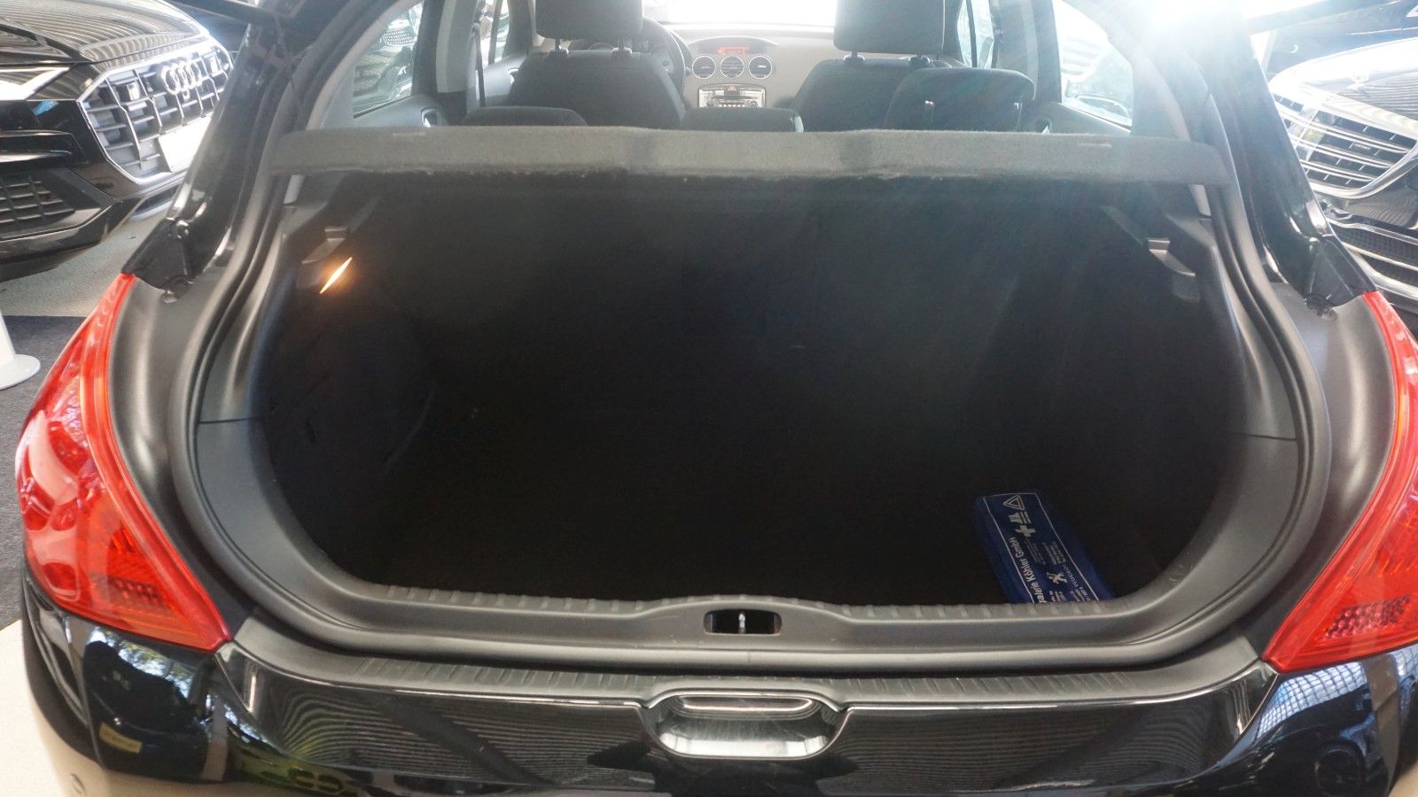 Fahrzeugabbildung Peugeot 308 Allure *1.Hand*Panoramadach*