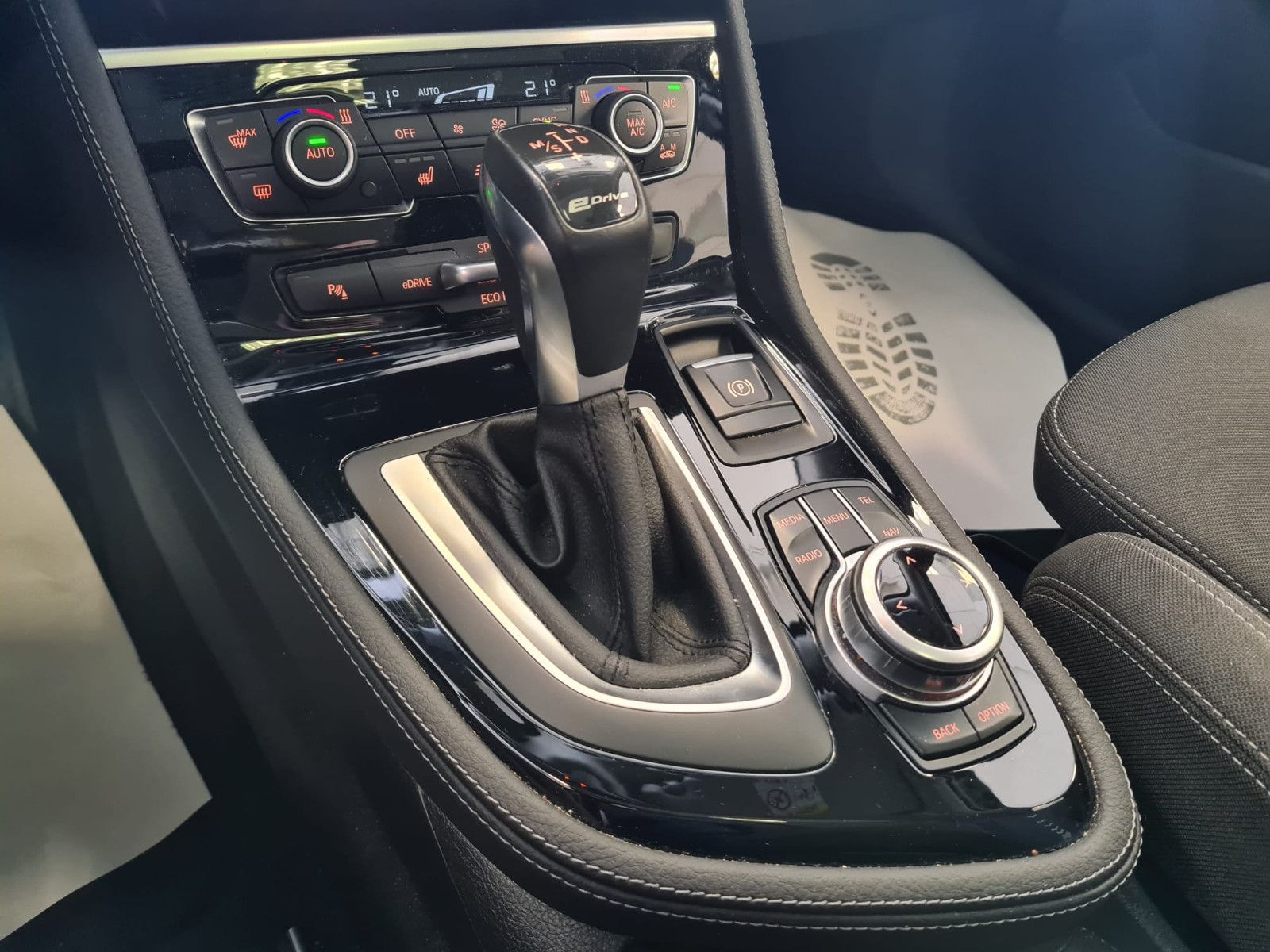 Fahrzeugabbildung BMW 225 Active Tourer 225xe/NAVI/ca. 30€ Steuer/Jahr