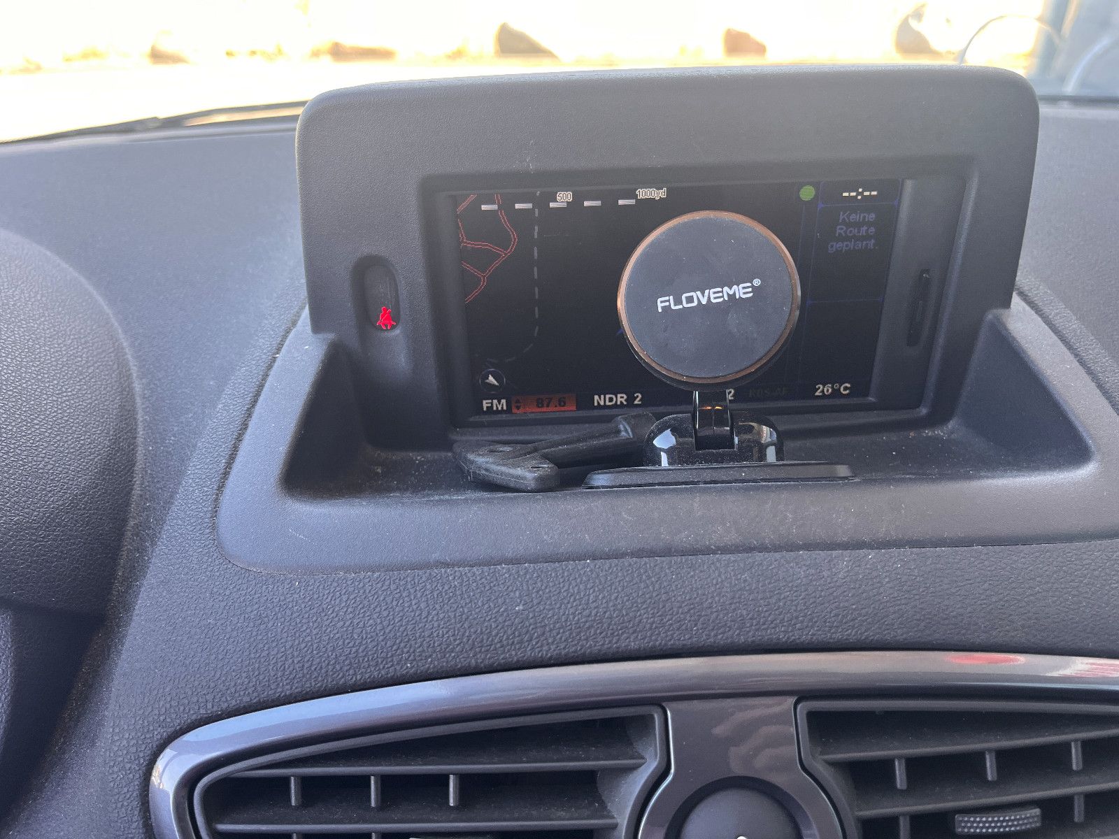 Fahrzeugabbildung Renault Clio III Night and Day Leichter Heckschaden !