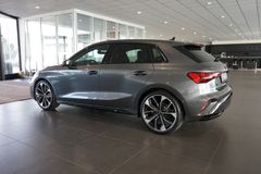 AUDI A3 Sportback 35 TFSI | 2x S line | Pano | Carbon AUDI A3 Sportback 35 TFSI | 2x S line | Pano | Carbon