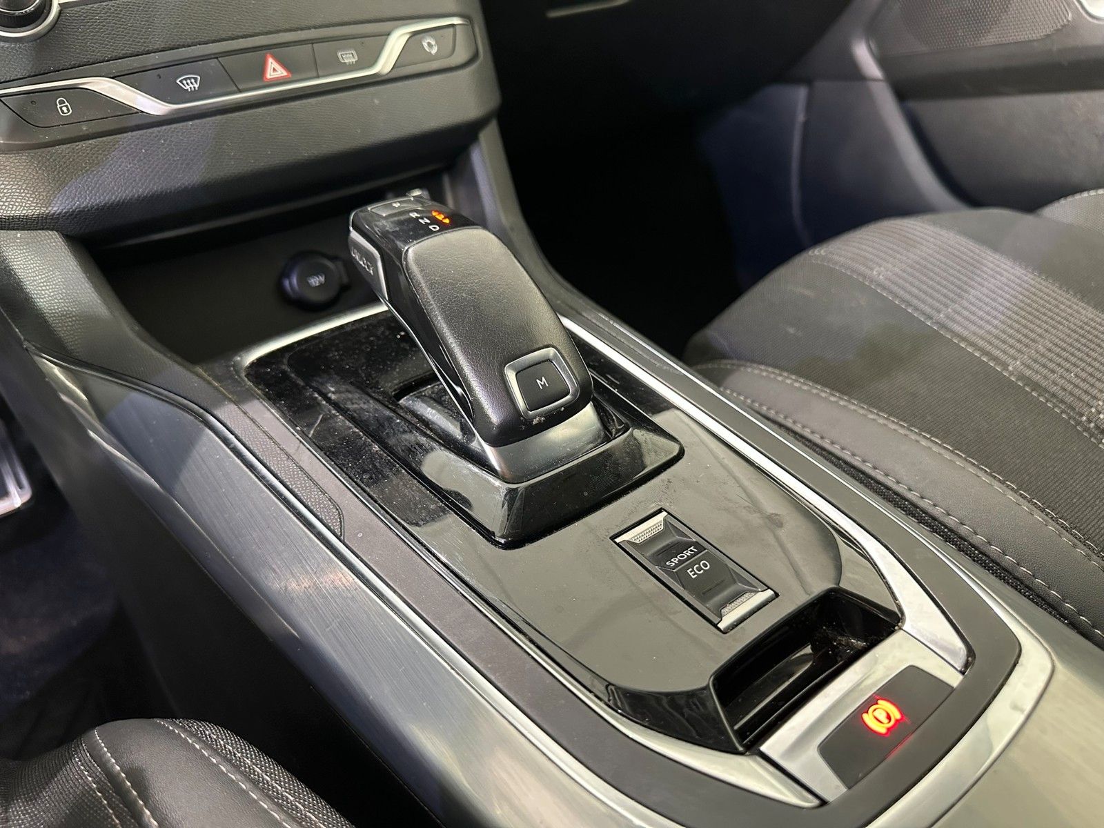 Fahrzeugabbildung Peugeot 308 SW Allure 1.5D NAVI/LED/PDC/ALU/R´CAM