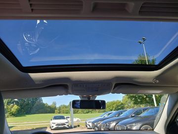 Mercedes E 220 - 12