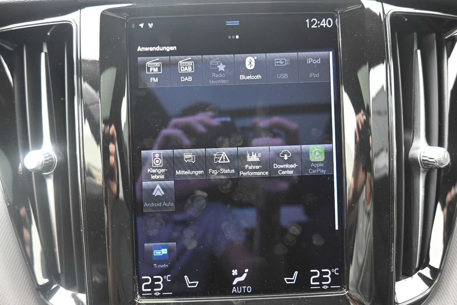 Fahrzeugabbildung Volvo XC60 B4 D AWD R Design*STDHZG*PANO*RFK*ACC