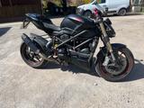Ducati Streetfighter 848 - DUCATI 848