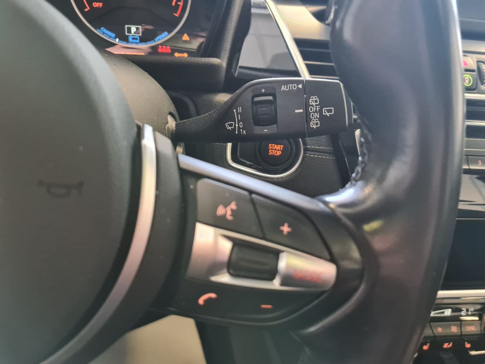 Fahrzeugabbildung BMW 225 Active Tourer 225xe/NAVI/ca. 30€ Steuer/Jahr