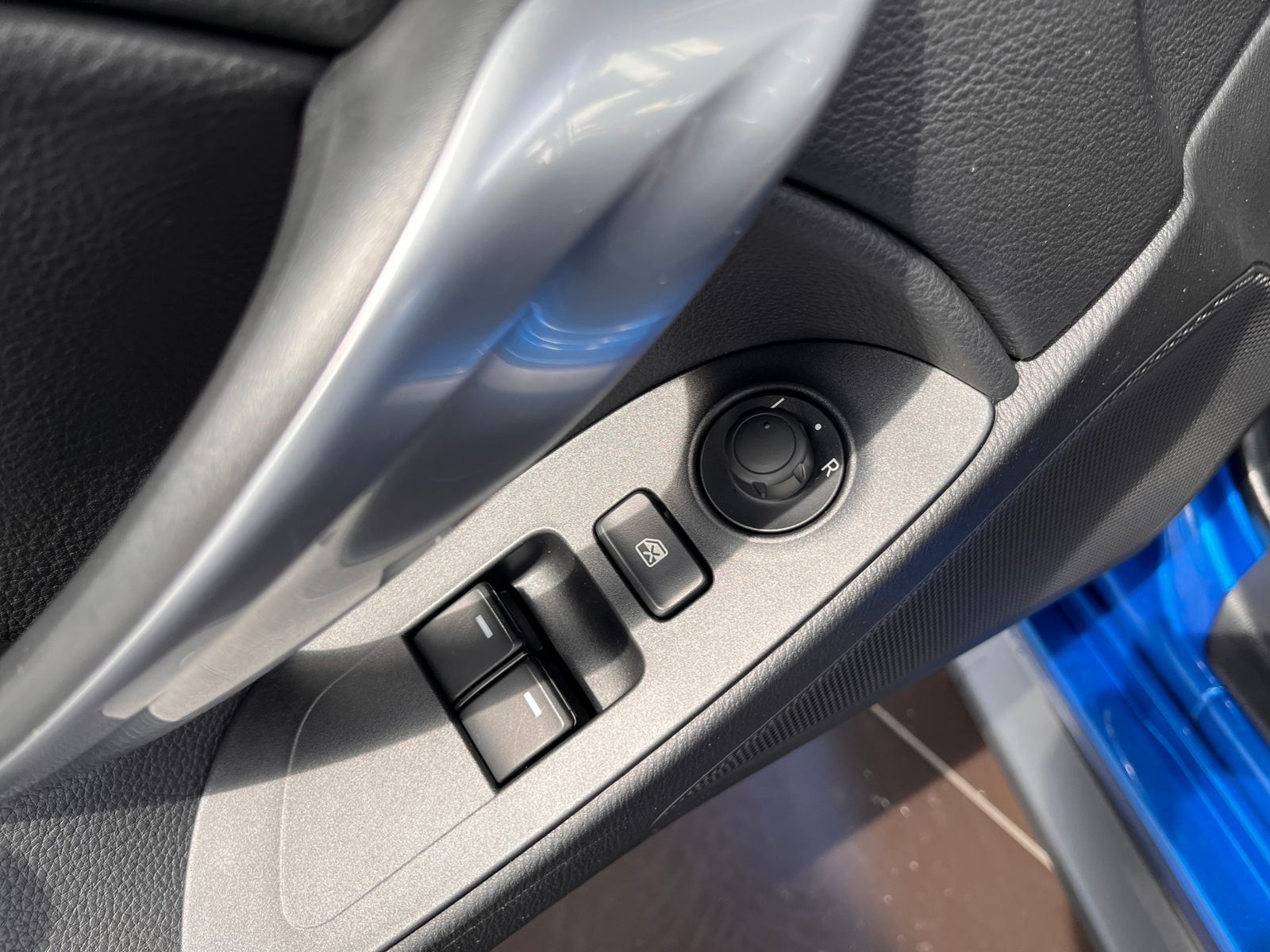 Fahrzeugabbildung Abarth 124 Spider NAVI KLIMA LED LEDER ALU BOSE