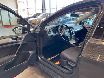 Volkswagen Golf VII Lim.  BMT *NAVI*SZHZ*PDC*TÜV-052027*