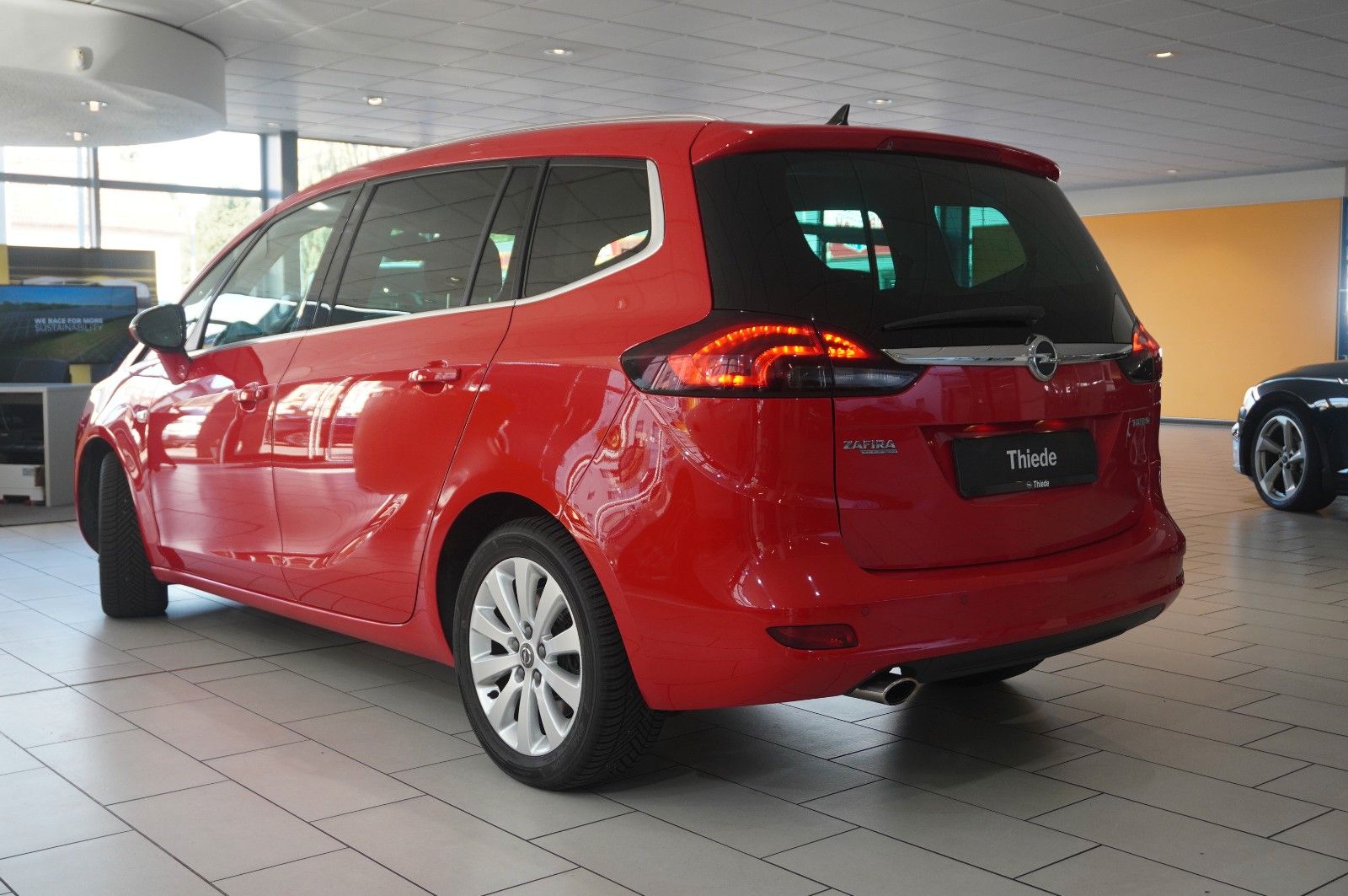 Fahrzeugabbildung Opel Zafira C Tourer 1.6T INNO. 7-SITZ NAVI/SHZ/SPORT