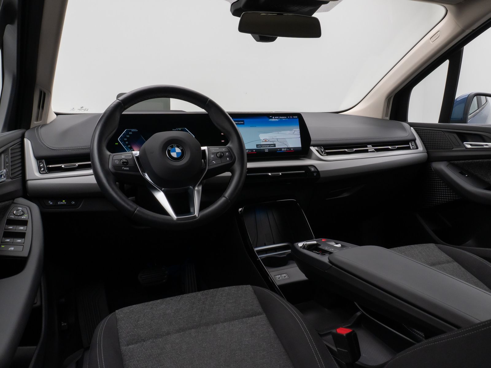 Fahrzeugabbildung BMW 218i Active Tourer 360°HUD DAB Widscreen Komfort
