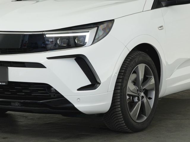 Grandland GSe PHEV 4X4 AUTOMATIK+AHK+NAVI+360 GR