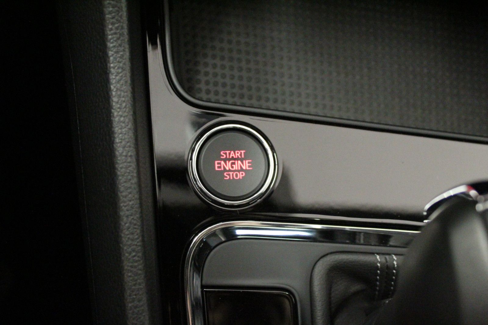 Fahrzeugabbildung SEAT Ateca 1.5 TSI ACT 110kW Xcellence DSG *Winterräd