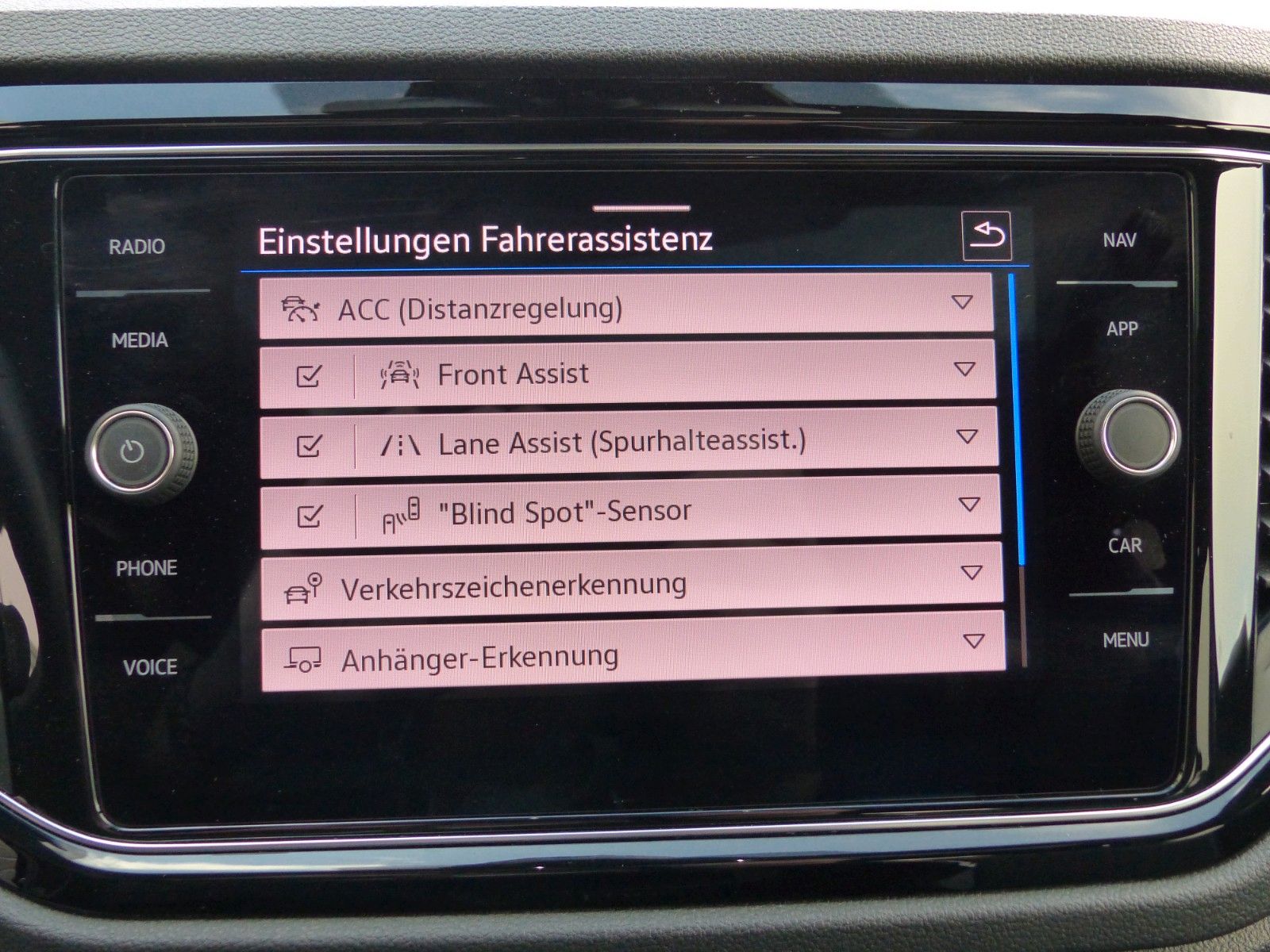 Fahrzeugabbildung Volkswagen T-Roc R 4Motion 2.0 TSI,PANO, AHK,NAVI,LED
