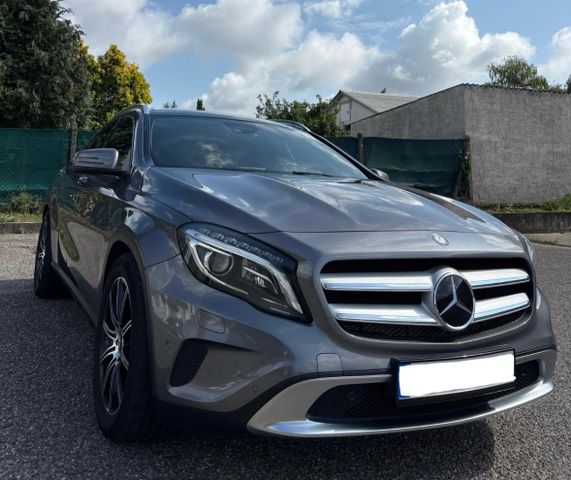 MERCEDES-BENZ GLA 220 CDI