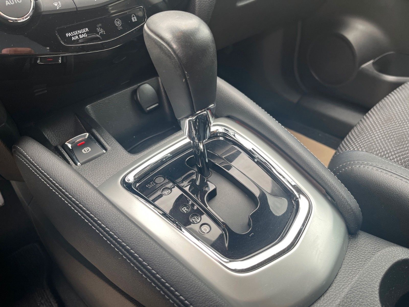 Nissan Qashqai 1.6 dCi Xtronic TEKNA – Bild 17