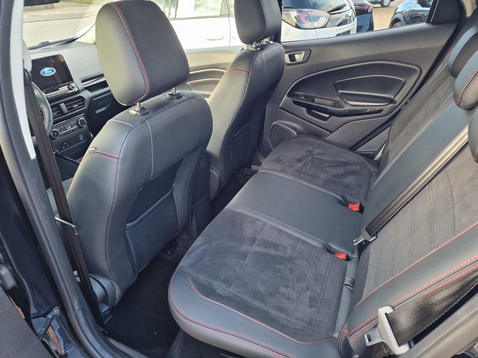 Fahrzeugabbildung Ford EcoSport ST-Line, Technik+Winter+Fahreras.Paket