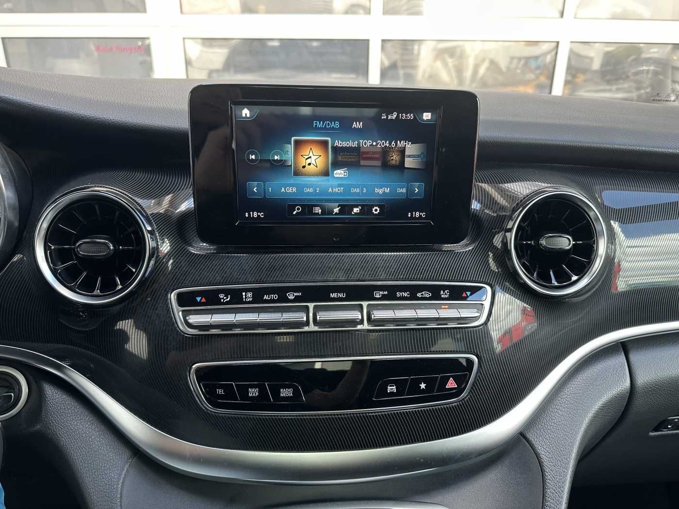 Fahrzeugabbildung Mercedes-Benz V 250 d EDITION ILS Panorama Kamera 8Sitze