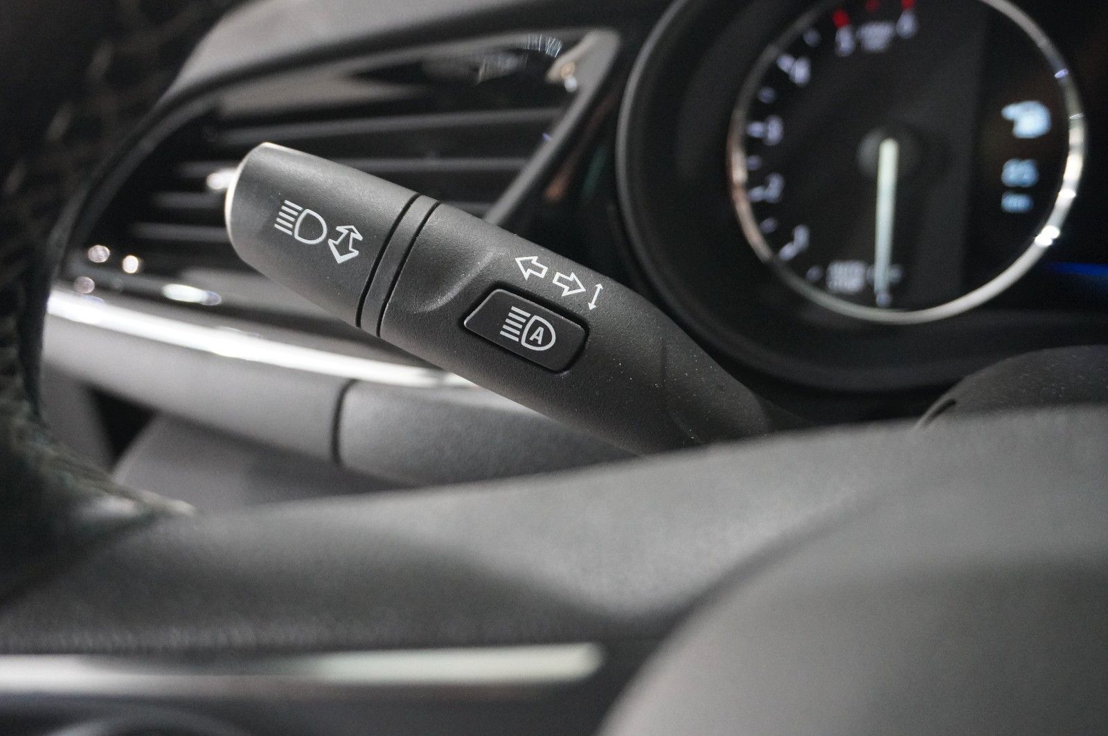 Fahrzeugabbildung Opel Insignia B ST 2.0D ULTIMATE NAVI/OPC/KAMERA/AHK