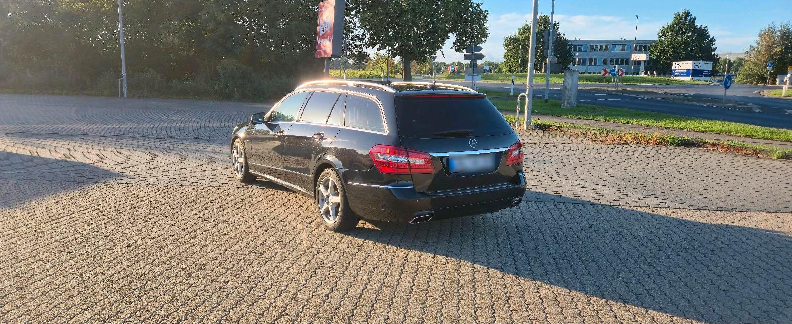 Mercedes-Benz E300 2011 — engine 231 HP (170kW)