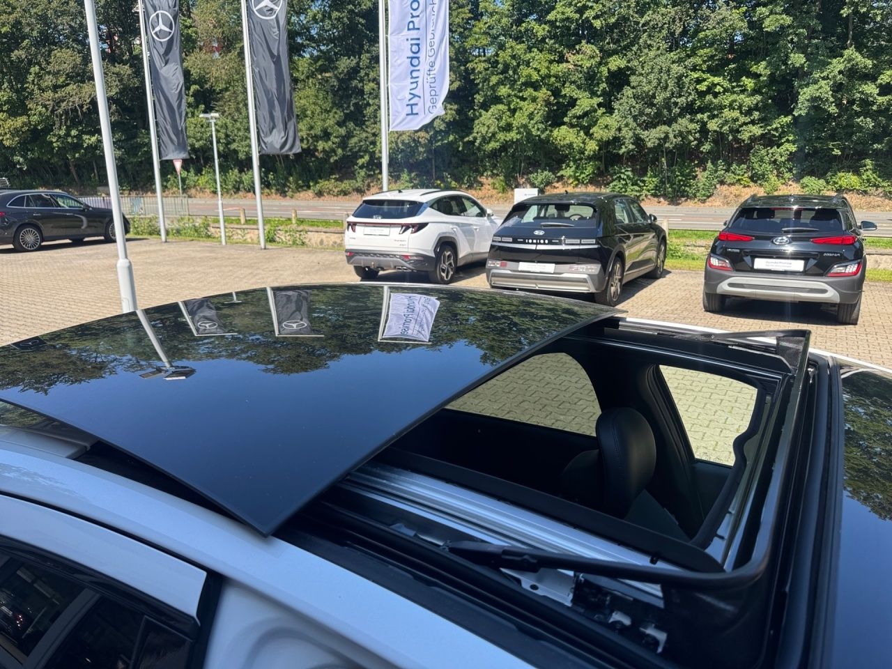 Fahrzeugabbildung Hyundai IONIQ 6 Uniq / Uniq-Paket Elektro 77,4 kWh 360