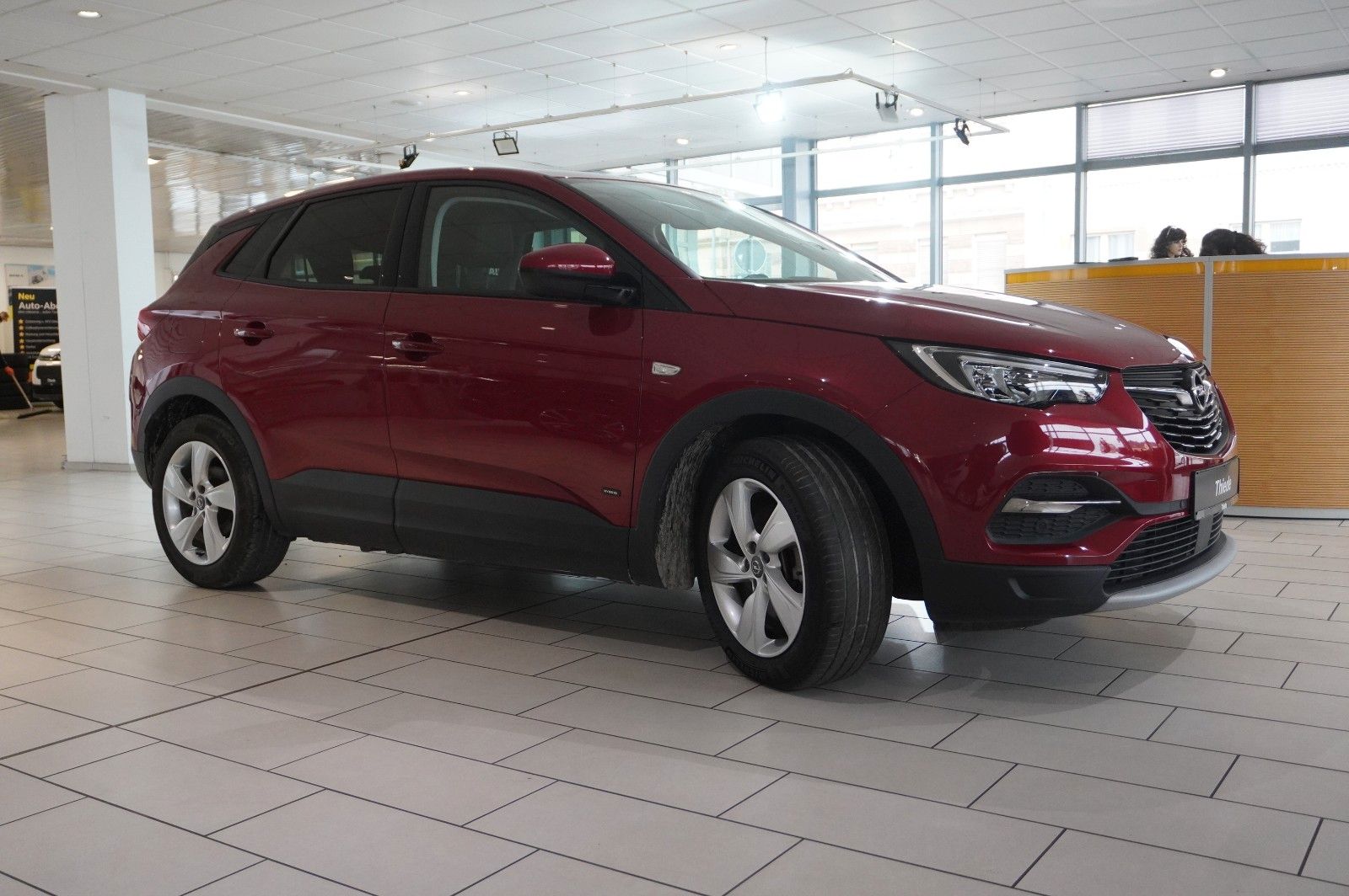 Fahrzeugabbildung Opel Grandland (X) 1.6 ELEGANCE HYBRID NAVI/SH/KAMERA