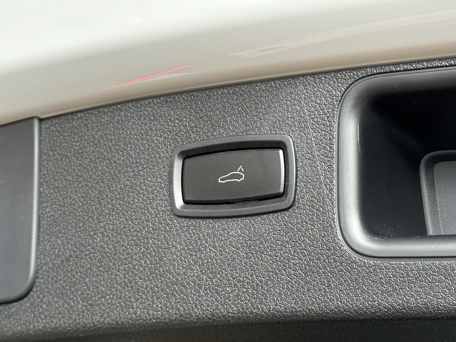 Porsche Macan 2.0 Turbo*PDK*Allrad*LED-PDLS*PCM*Navi