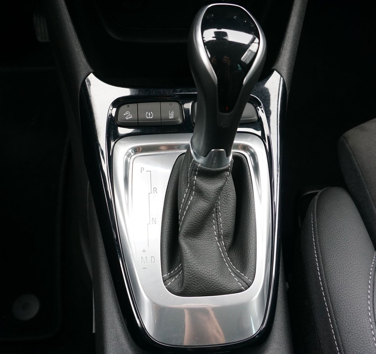 Fahrzeugabbildung Opel Crossland (X) Ultimate, Head Up, Navi, Leder