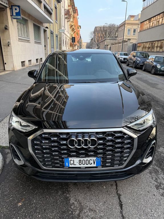 Image of Audi Q3