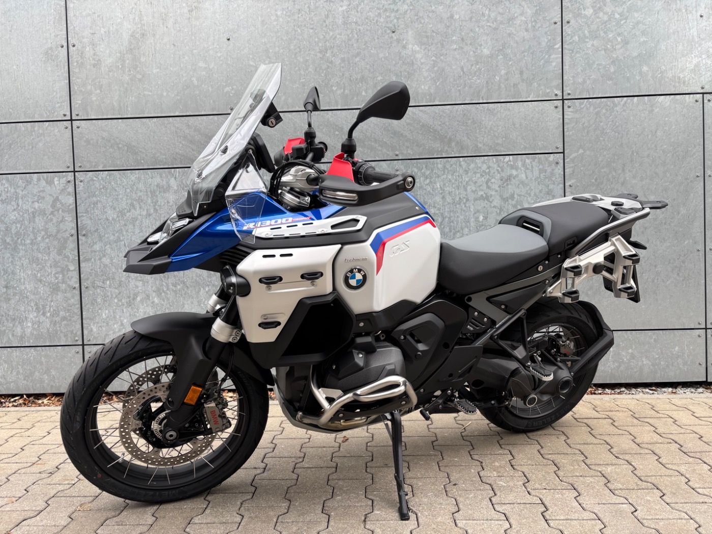 Fahrzeugabbildung BMW R 1300 GS Adventure Trophy ASA 3 Pakete Adaptive