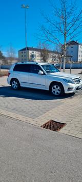 Mercedes-Benz GLK 350 4MATIC - - Mercedes-Benz GLK 350 mit Benzin-Antrieb