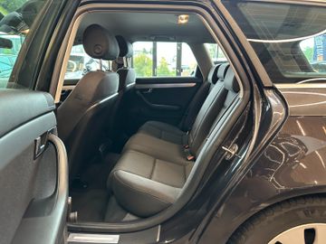 MYAUTOCENTER – Gebraucht- und Jahreswagen mit Werkstattservice in Pfaffenhofen Audi A4 Avan *TEMPO*PDC*NAVI*SZHZ*XENON*