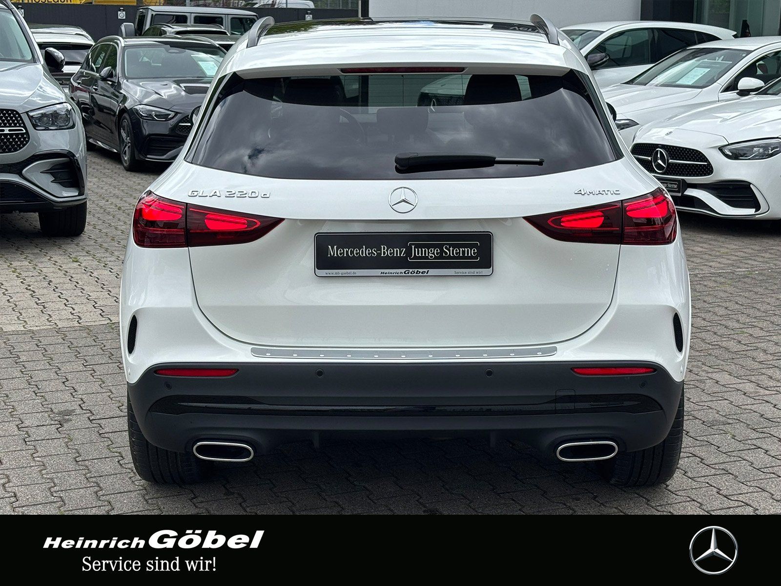 Fahrzeugabbildung Mercedes-Benz GLA 220 d 4M AMG*PANO*AHK*DISTRONIC*360°K*20ZOLL